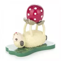 Schaf Rolli, liegend mit Ball