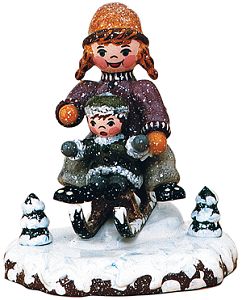 Hubrig Winterkinder Schlittenfahrerin